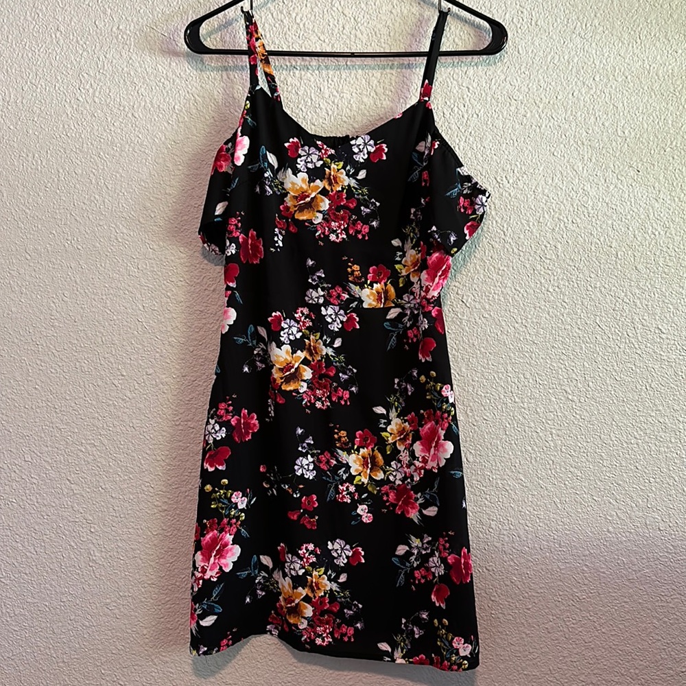 Express floral cold shoulder dress. Size 4